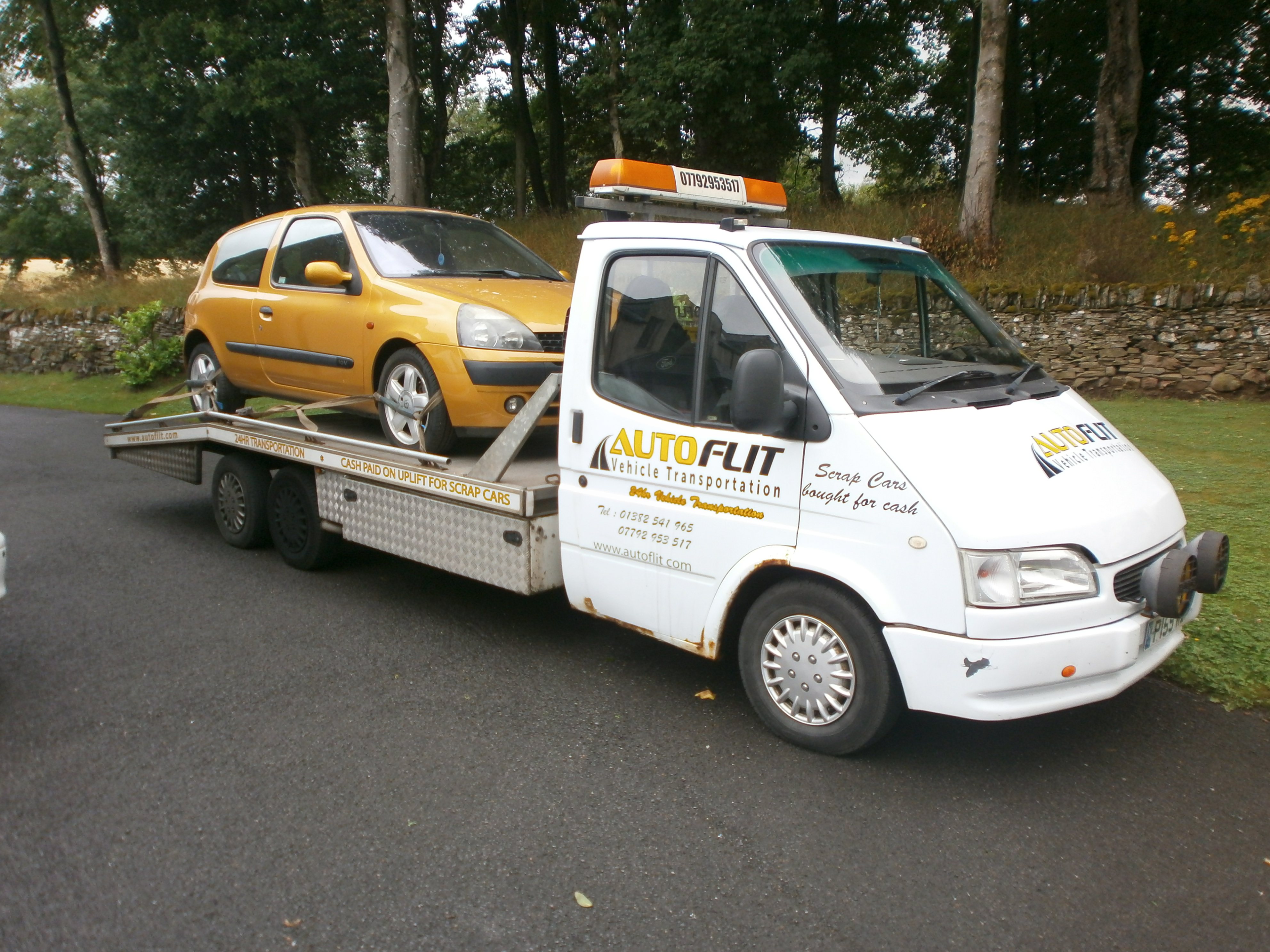 Renault Clio on the back of the Autoflit transporter